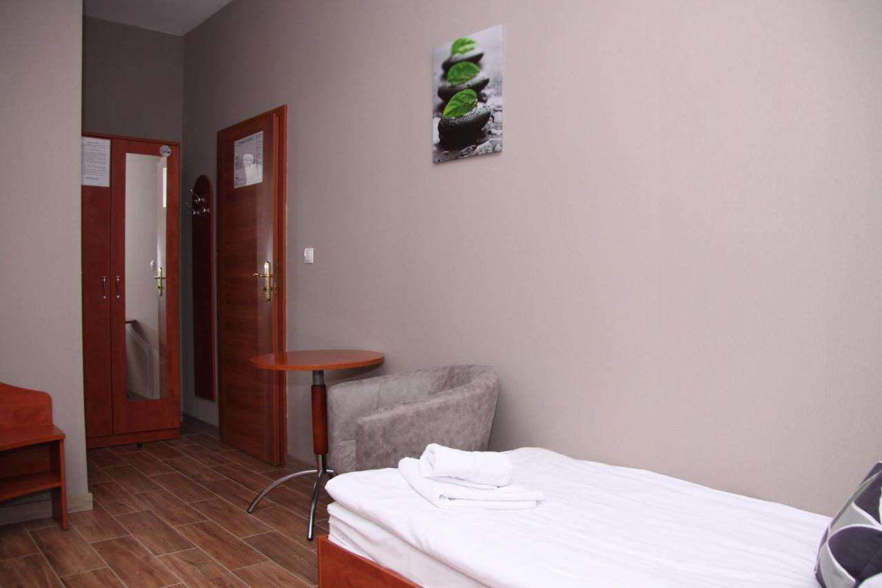 Hotel Przylesie Sierosław エクステリア 写真
