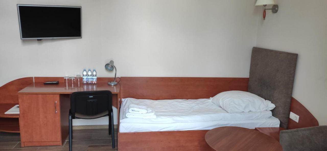 Hotel Przylesie Sierosław エクステリア 写真