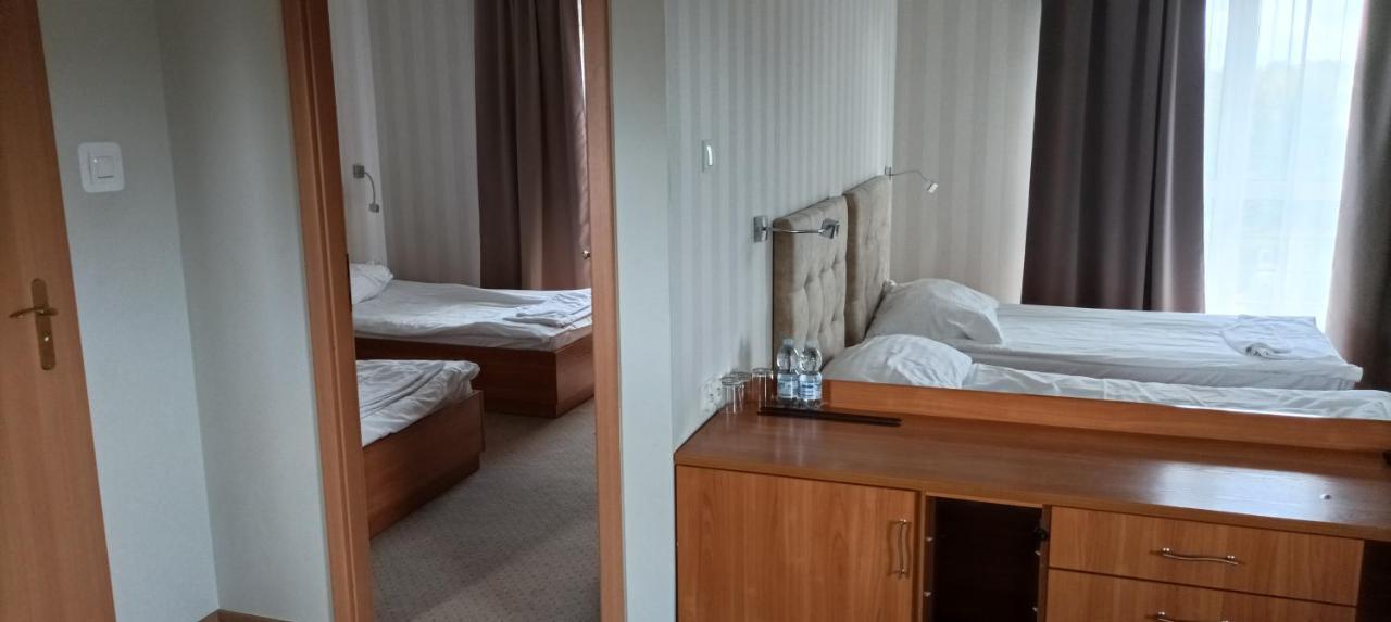 Hotel Przylesie Sierosław エクステリア 写真