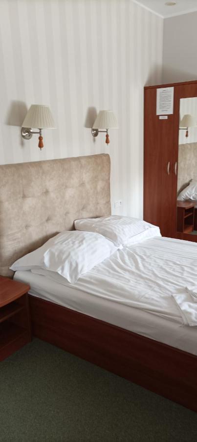 Hotel Przylesie Sierosław エクステリア 写真