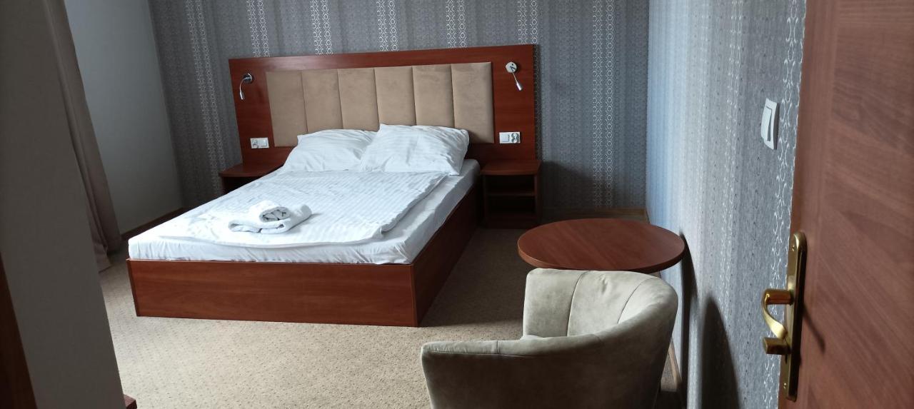 Hotel Przylesie Sierosław エクステリア 写真