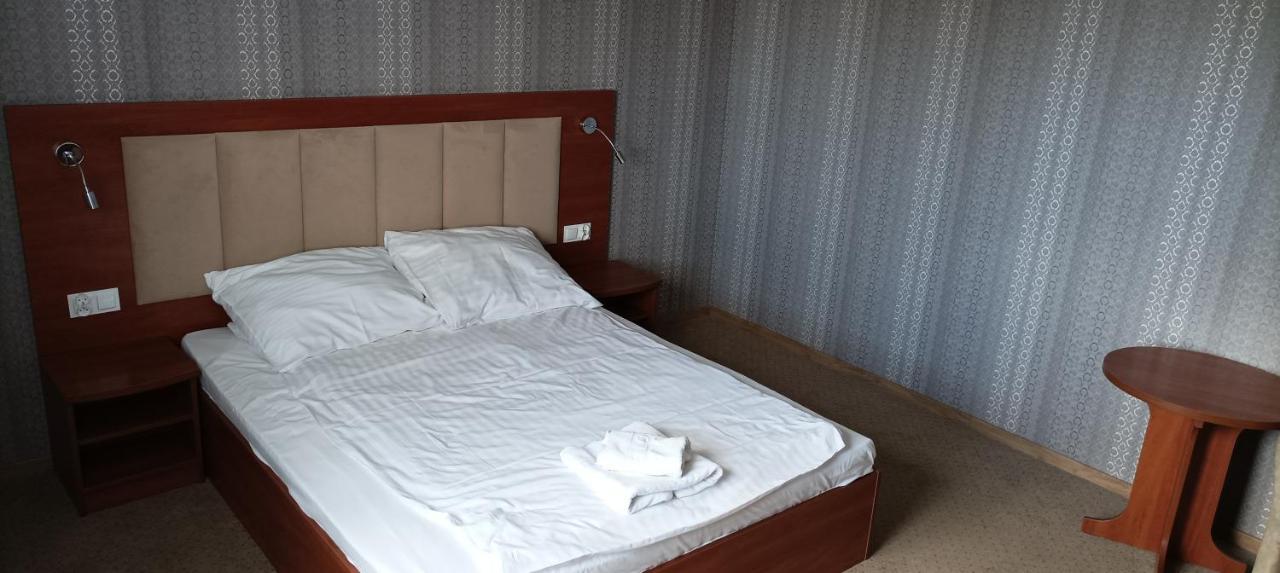 Hotel Przylesie Sierosław エクステリア 写真