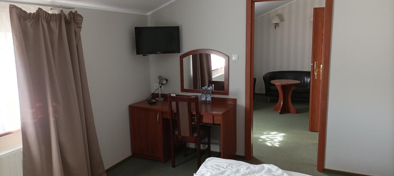 Hotel Przylesie Sierosław エクステリア 写真