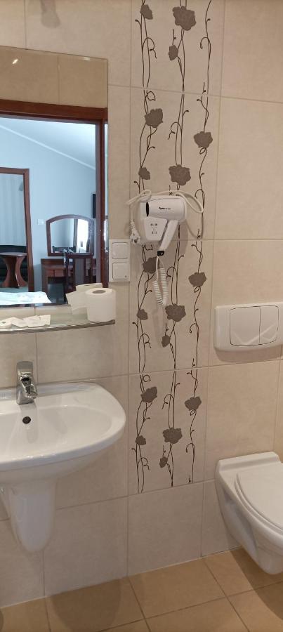 Hotel Przylesie Sierosław エクステリア 写真