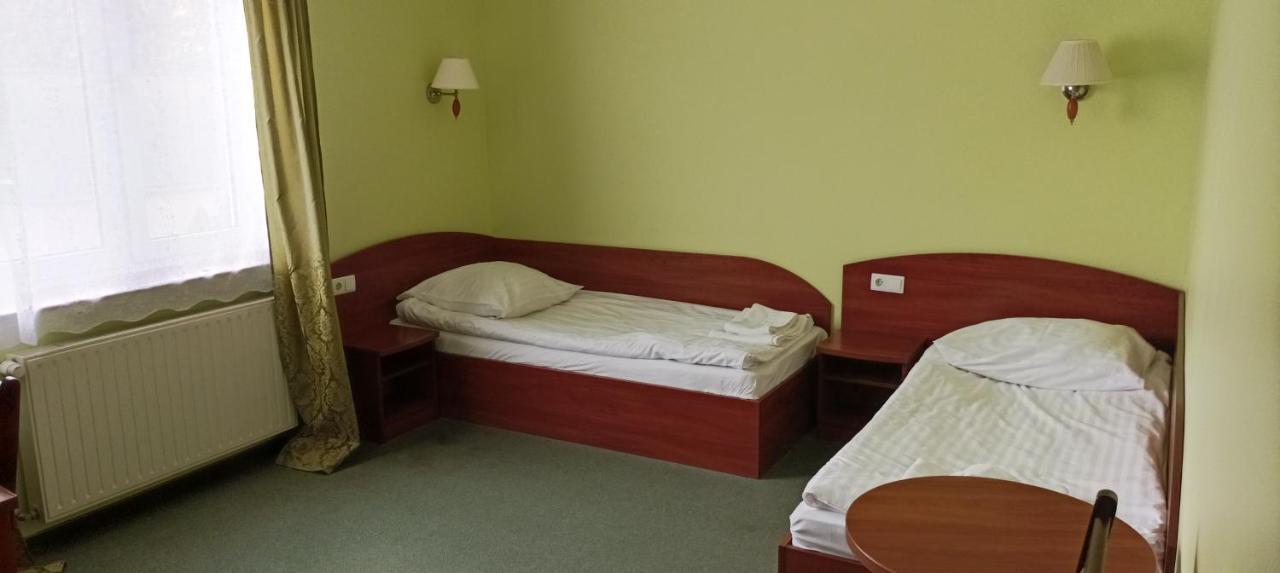 Hotel Przylesie Sierosław エクステリア 写真