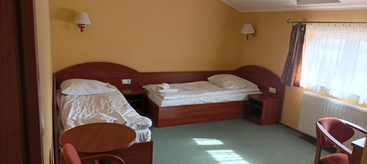 Hotel Przylesie Sierosław エクステリア 写真
