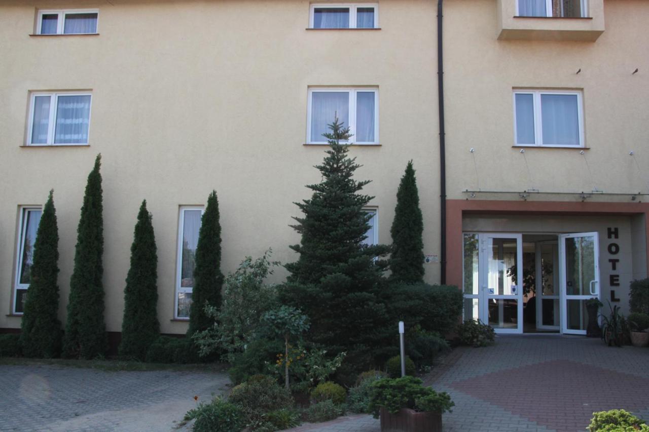 Hotel Przylesie Sierosław エクステリア 写真